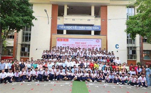 Họp mặt đội tuyển học sinh giỏi quận dự thi cấp thành phố năm học 2024 - 2025