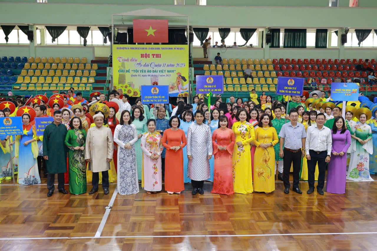 Hội thi trình diễn áo dài
Chủ đề  Tôi yêu áo dài Việt Nam 