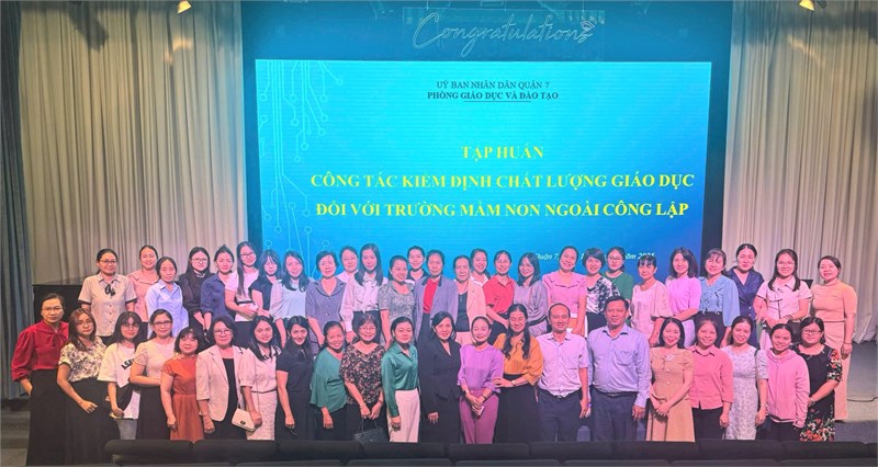 (KĐCLGD) Phòng Giáo dục và Đào tạo quận đã tổ chức thành công buổi tập huấn công tác kiểm định chất lượng đối với các trường, nhóm lớp mầm non ngoài công lập