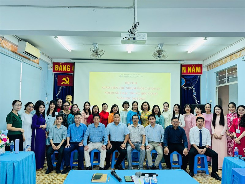 THCS: Phòng Giáo dục và Đào tạo quận đã tổ chức thành công vòng 2 Hội thi Giáo viên chủ nhiệm giỏi cấp quận năm học 2024-2025